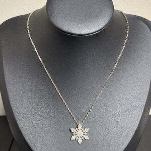 925 Vietnam Marked Frosty Sparkly Gold Tone Snowflake Necklace Holidays